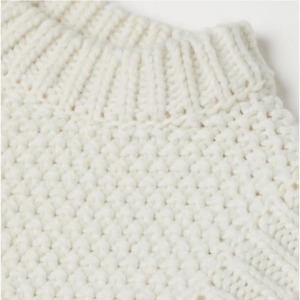 ⛔SOLD⛔🆕️ NWT H&M Knit Sweater Vest in 'White' - Picture 4 of 14